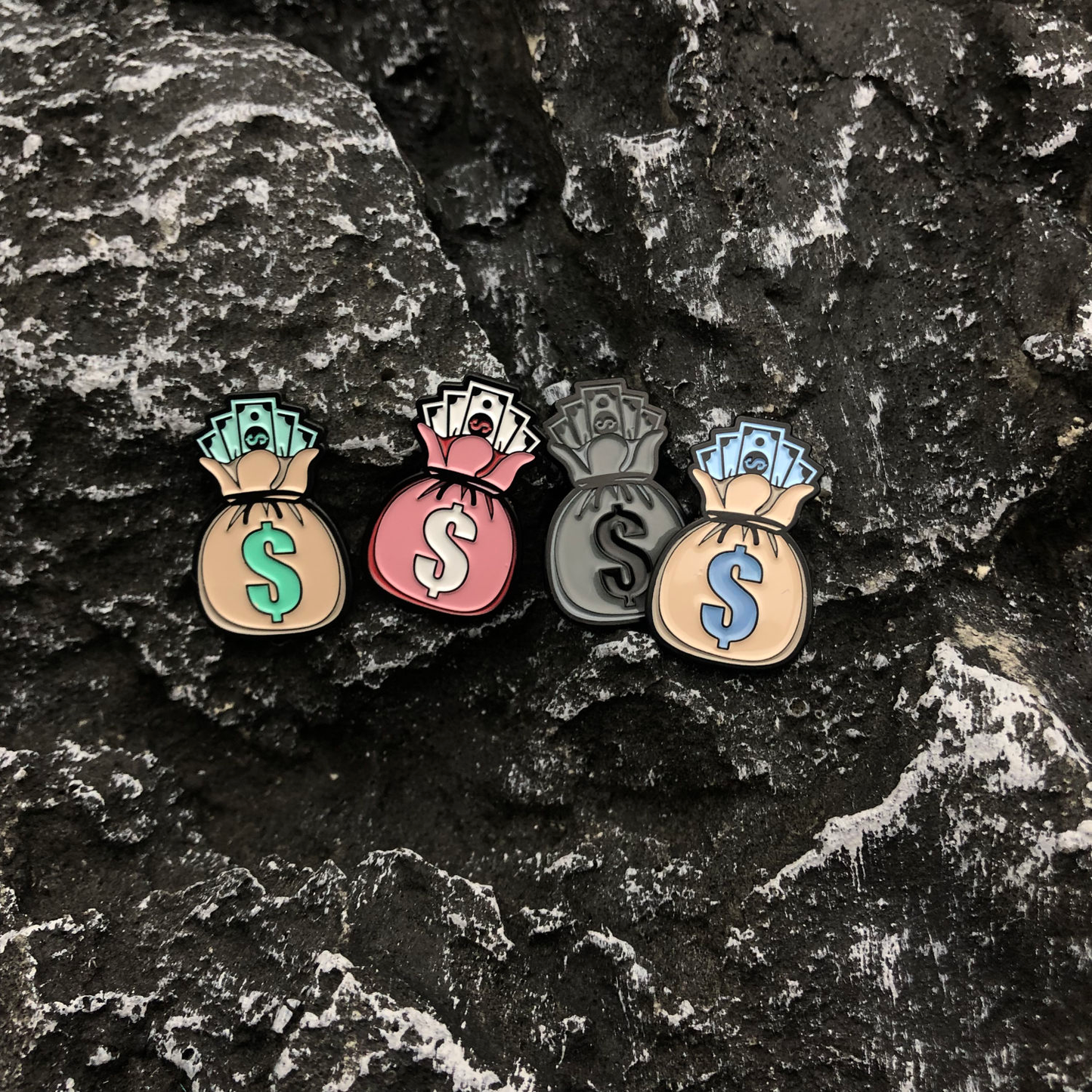 "Cash Me Out" Money Bag Ball Marker - Red
